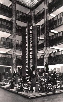 Lichthof im Karstadt-Gebäude