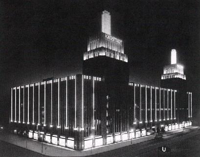 Karstadt-Gebäude mit Türmen