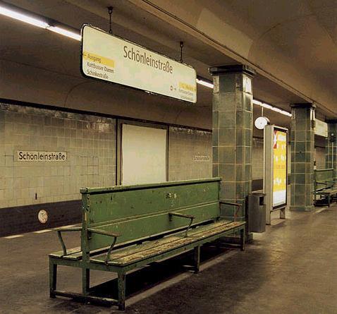 U-Bahnhof Schönleinstraße - Zarte Farbgebung